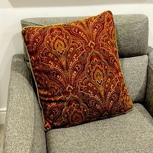 Decorative pillow cover.